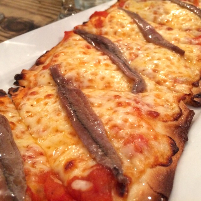 Pizza con anchoas (normal pero pequeña)