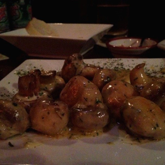 Champiñones al ajillo