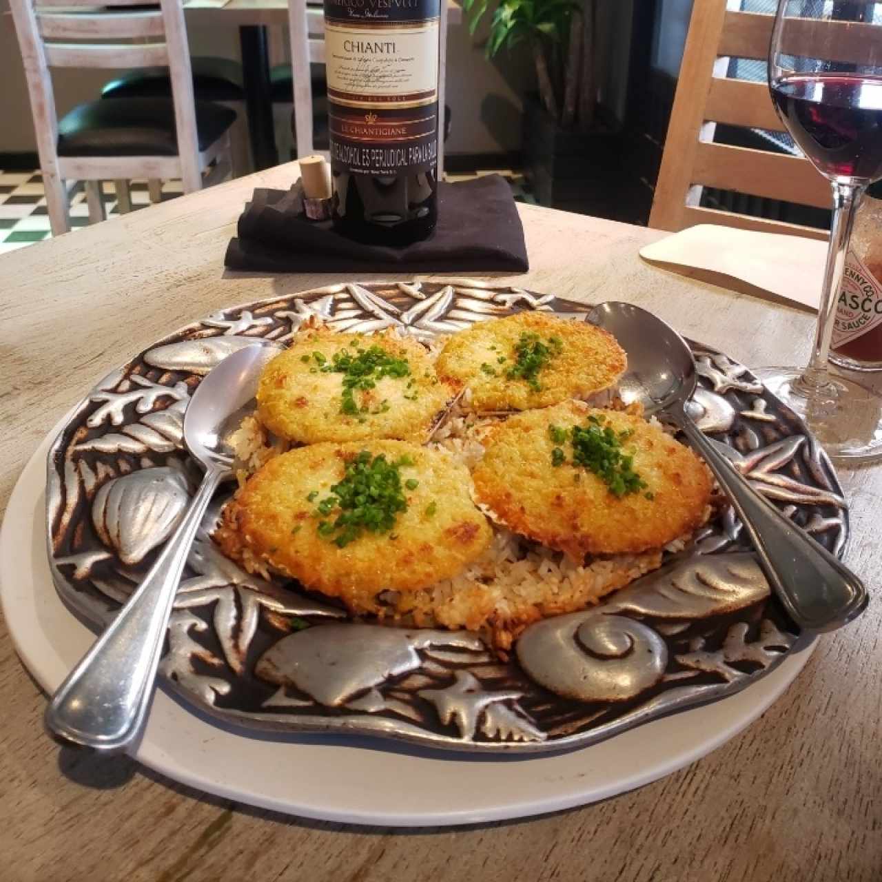 Cosquillas de Cangrejo en Bisque de Mariscos