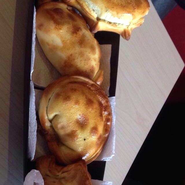 Empanadas de pollo miel mostaza, ranchera y mexicana ????