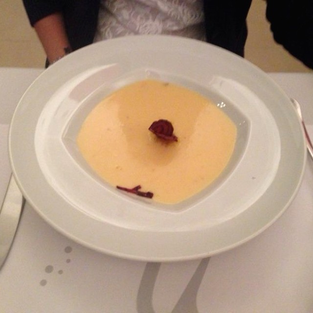Crema de maíz con remolacha 