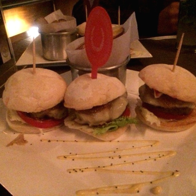 Mini hamburguesas Griegas.