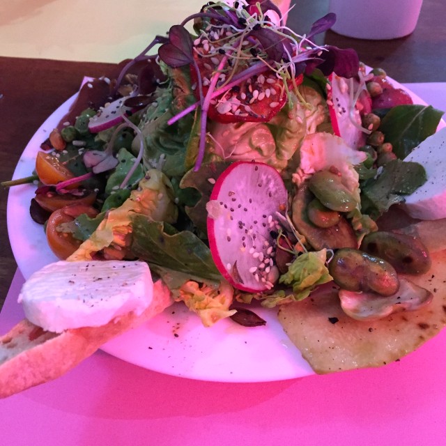 Ensalada de queso de cabra