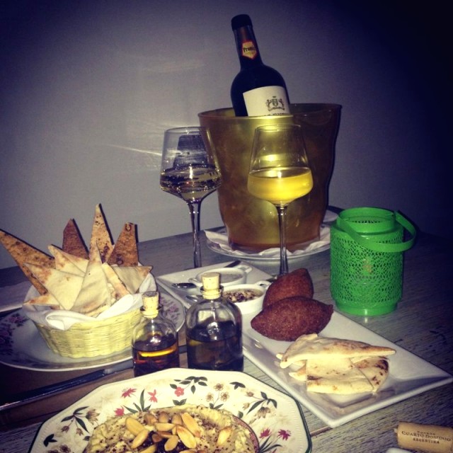Kibbes con Tahine + Tolentino Pinot Grigio