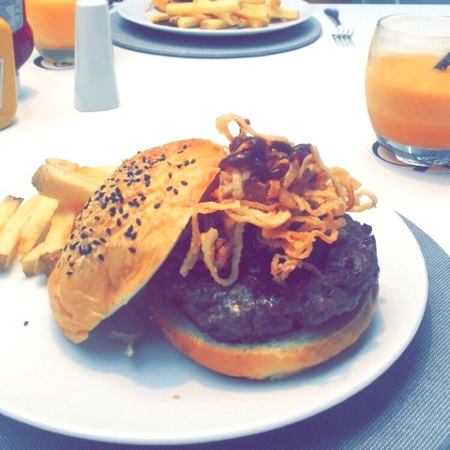 Hamburguesa de la casa 