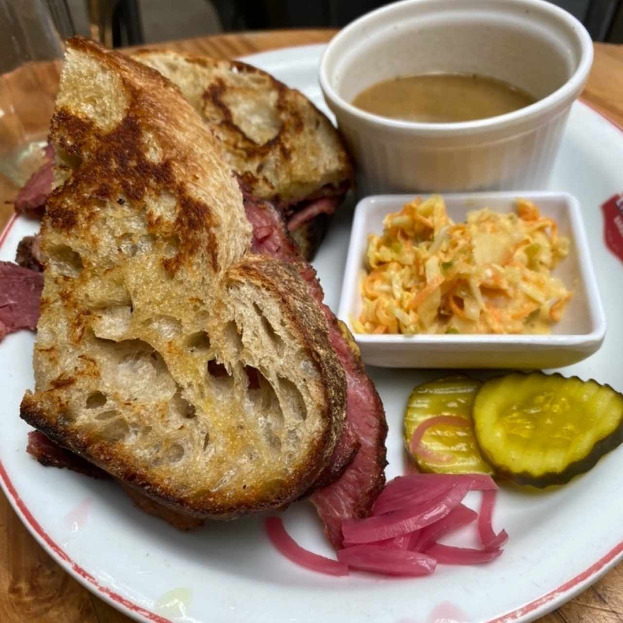Sánduche Pastrami