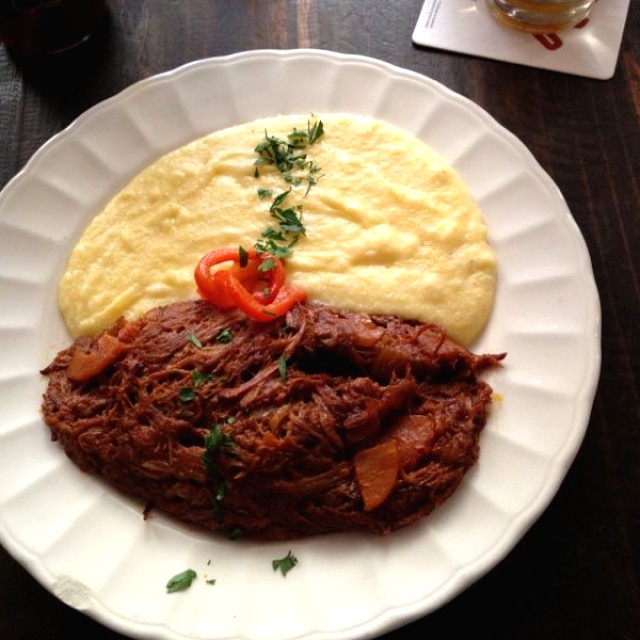 Carne y Polenta