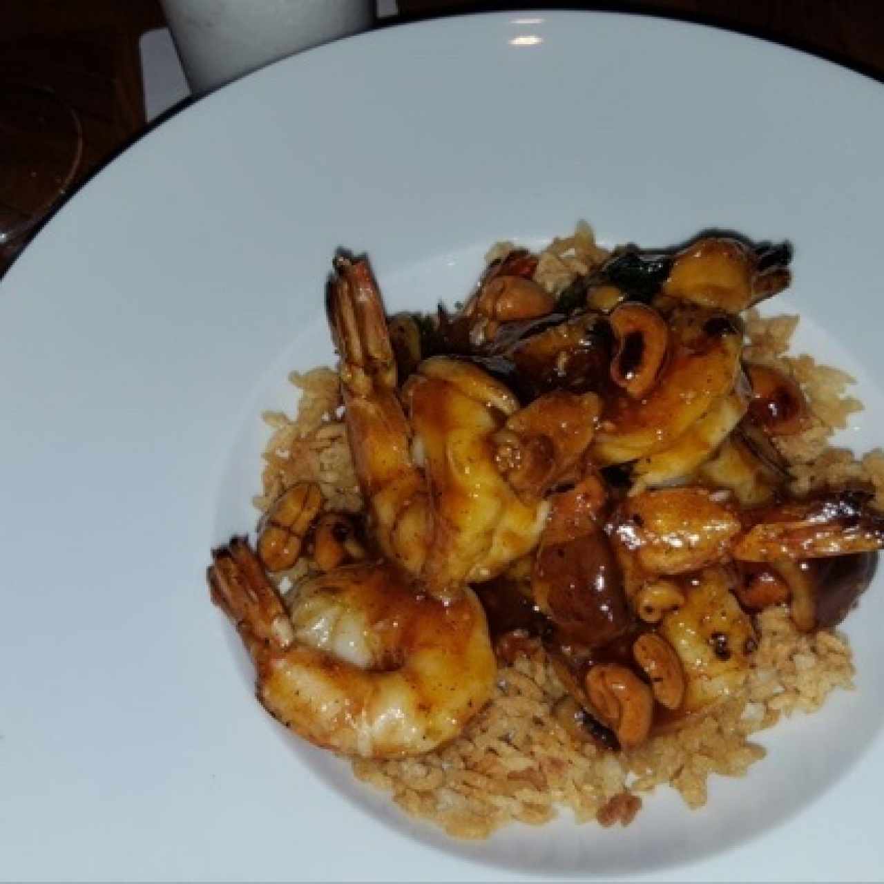 langostinos al marañon con pega de arroz