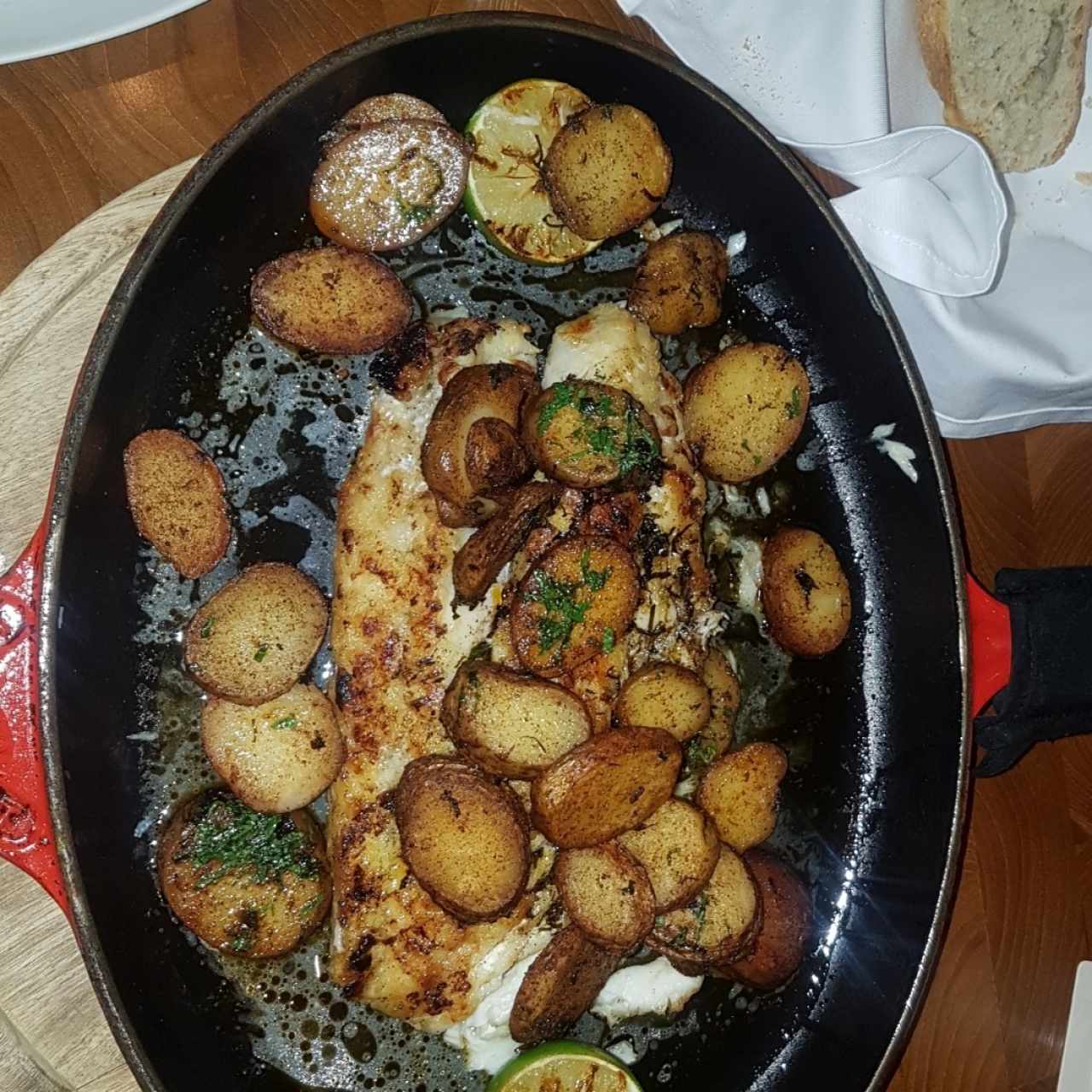 mero de 800 gr fresco a la leña