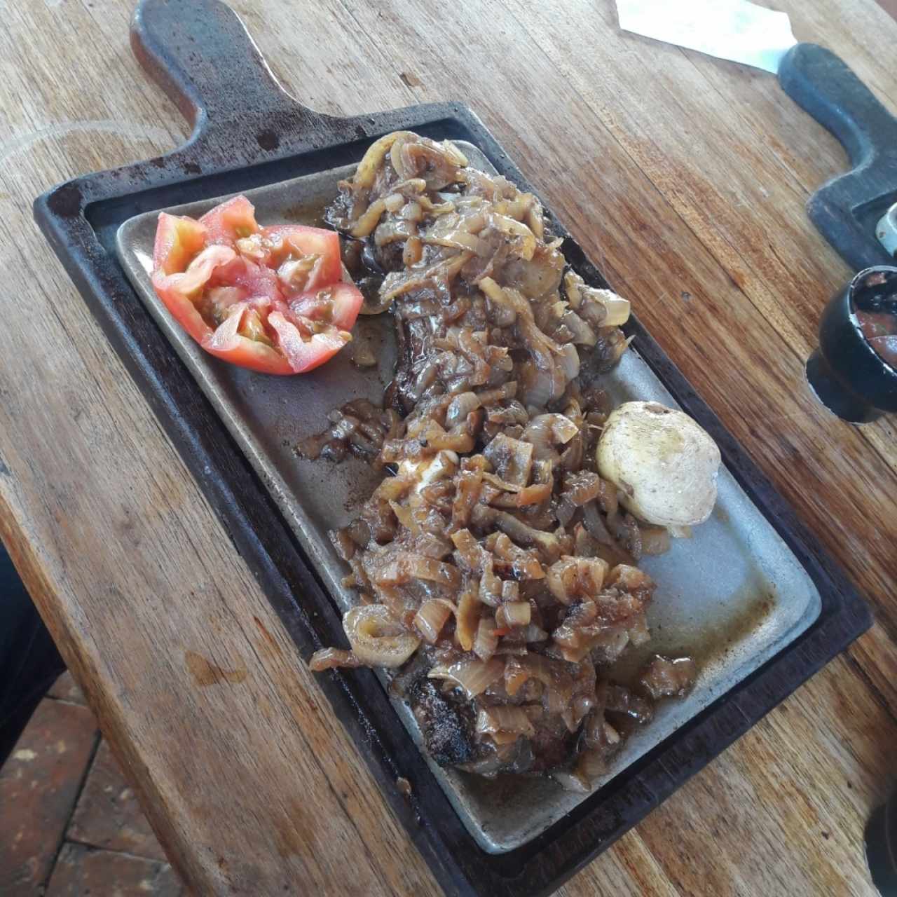 lomo encebollado 300 gm.