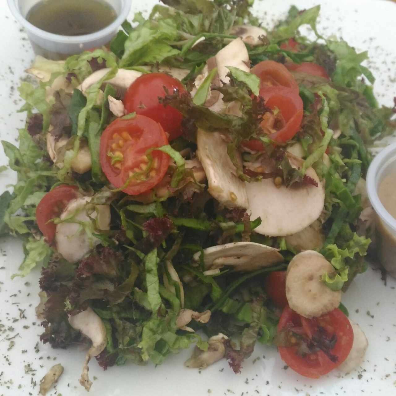 Ensalada pequeña de la casa