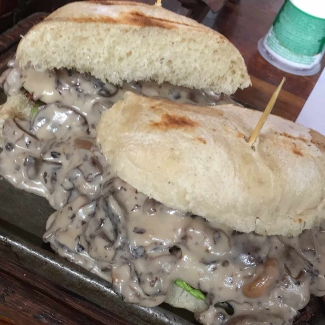 hamburguesa con champiñones