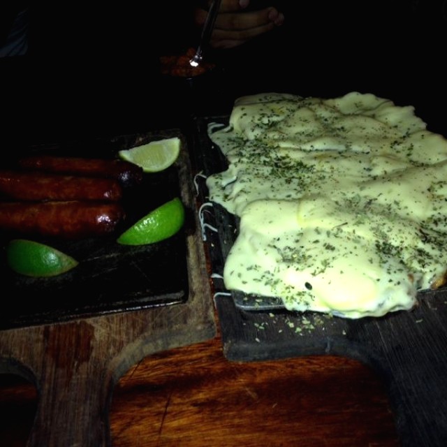 Entrada de patacón y chorizo