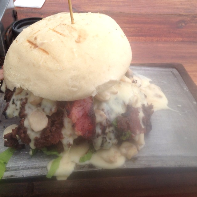 Hamburguesa con champiñones