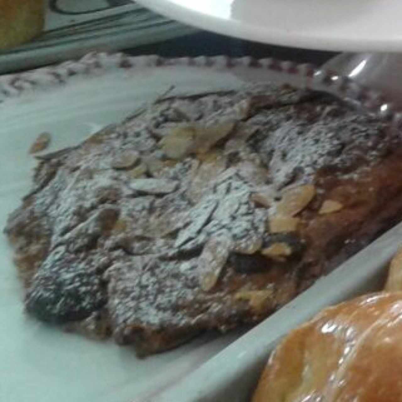 Croissant de almendras con chocolate 