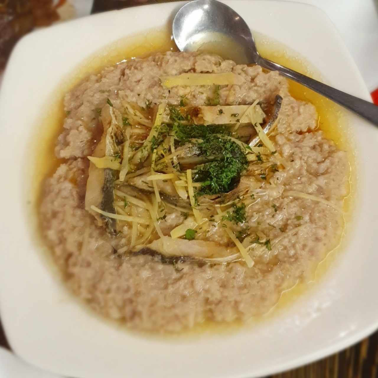 Pescado y puerco