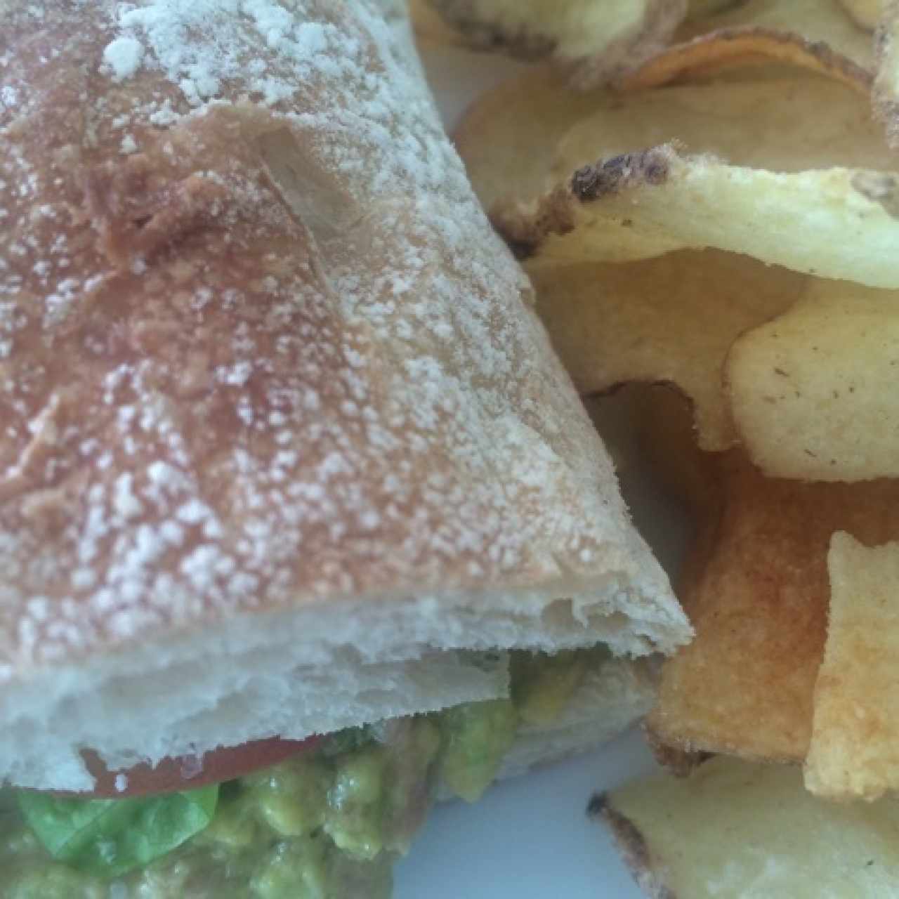 Sanduche de atún