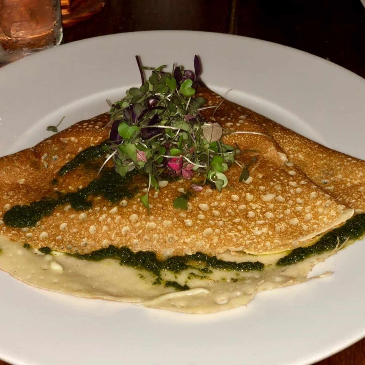 crepes de jamon y queso y pesto