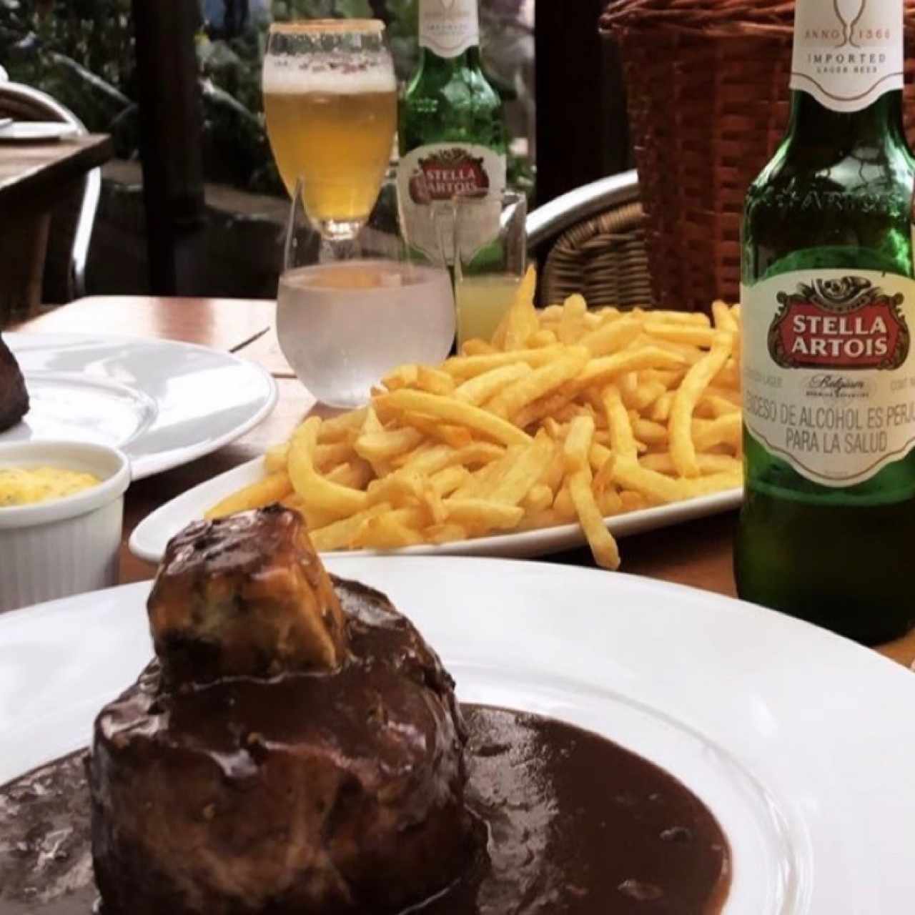 medallon de lomo en salsa pimienta y queso azúl