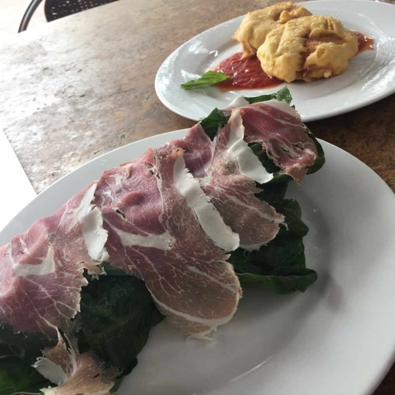 bruschetta con prosciutto y mielmostaza