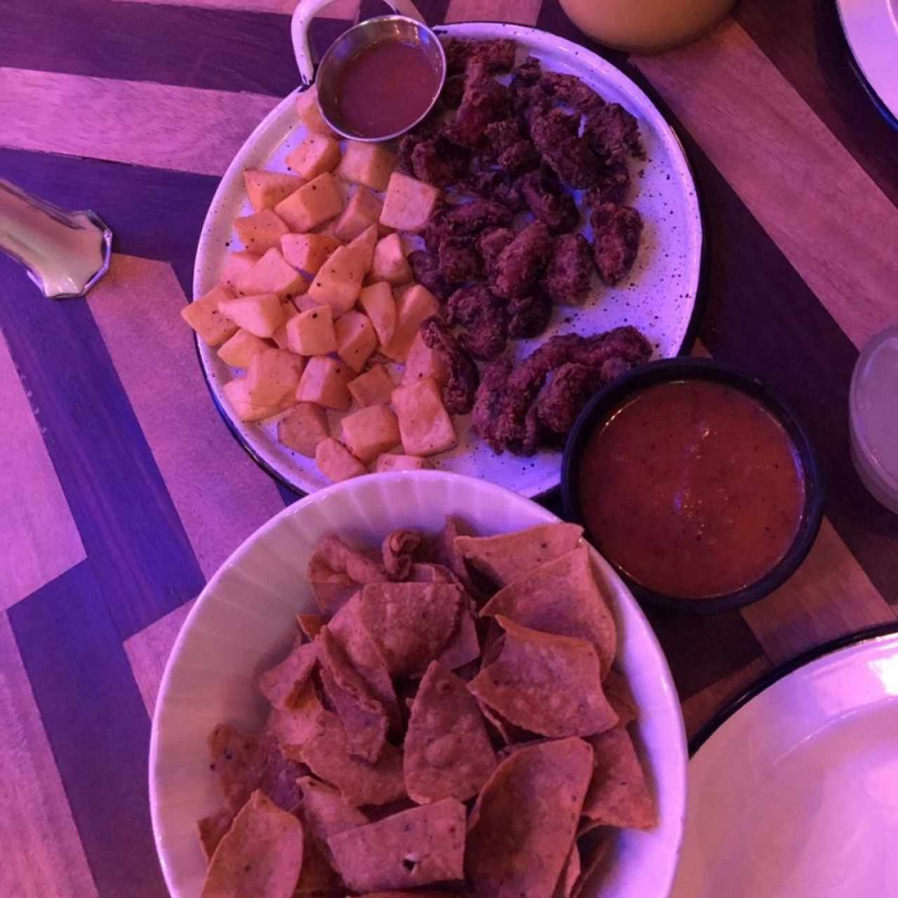 chicharron de pulpo y papitas