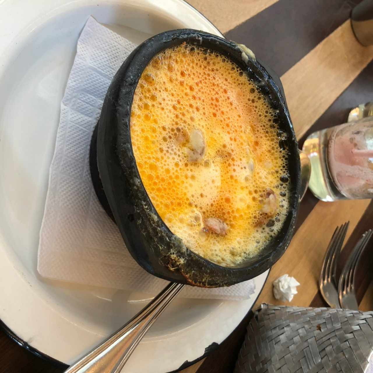 Queso fundido con chorizo