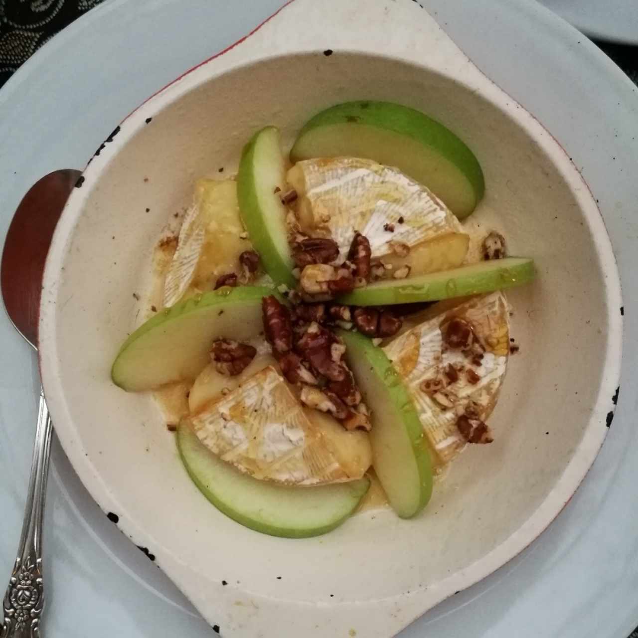 Queso brie con nueces