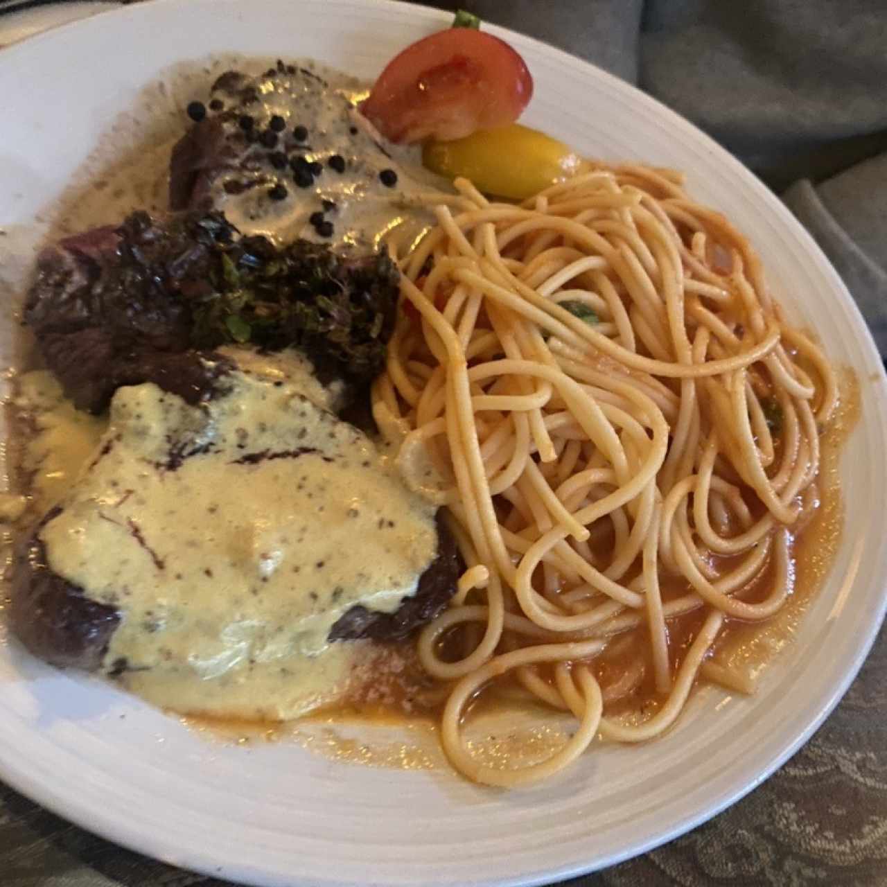Trio lomito con spaghetti 