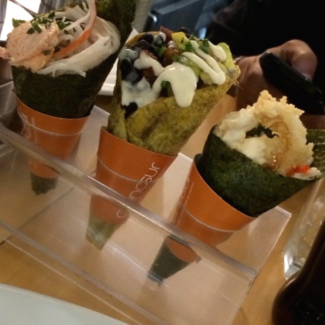 Palmitos de cangrejo, costeño y calamares tempura