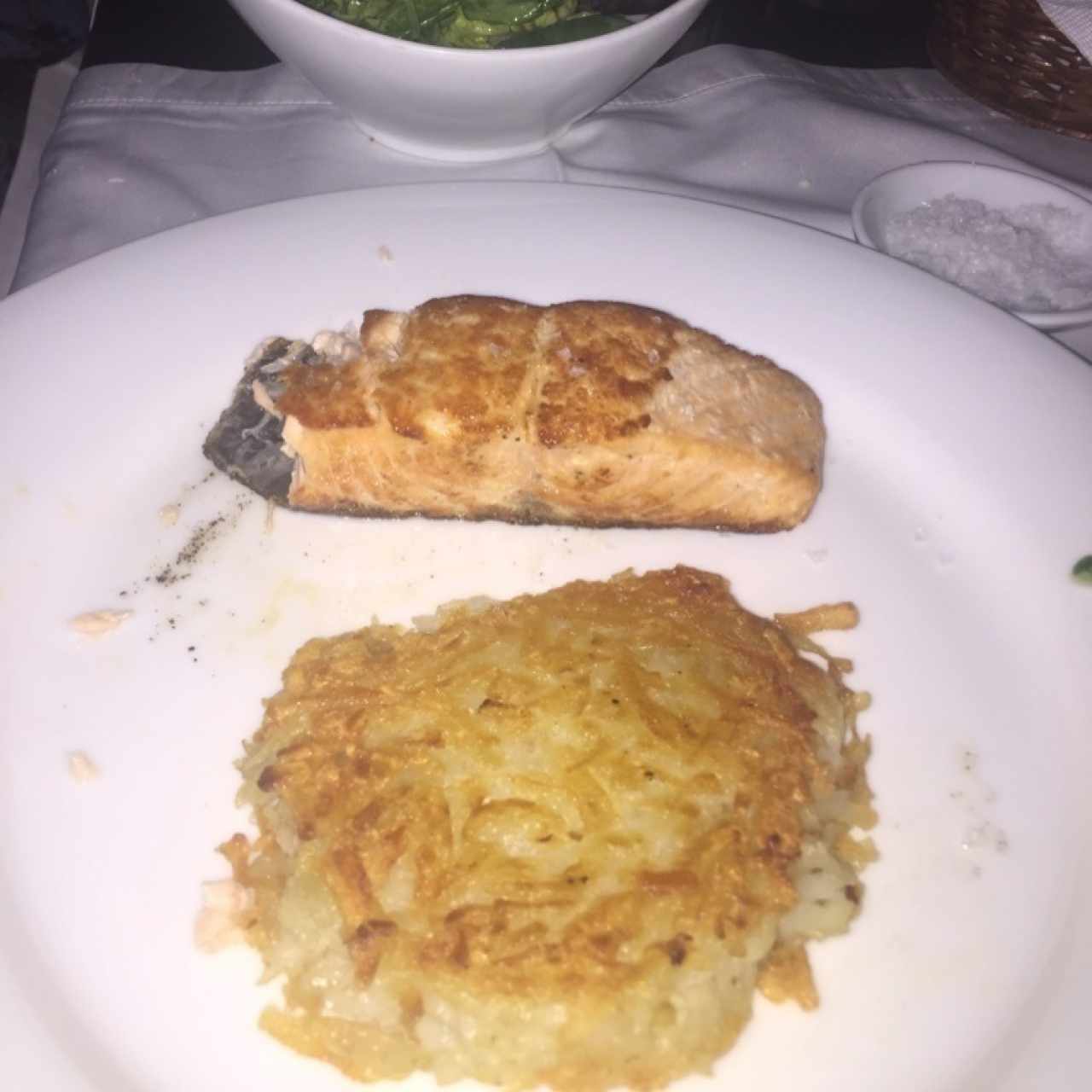 Salmon a la parrilla con papa rosti
