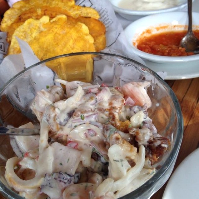 Ceviche con plátano maduro