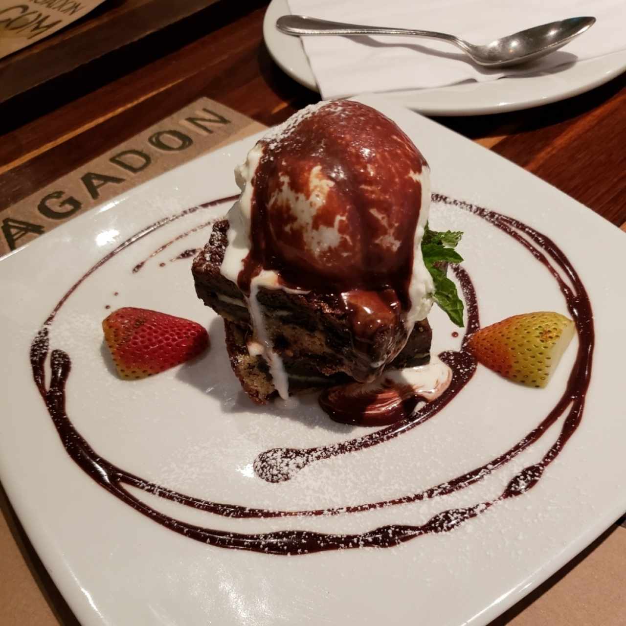 Brownie con helado