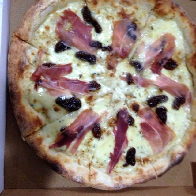 Pizza de higo con jamón 