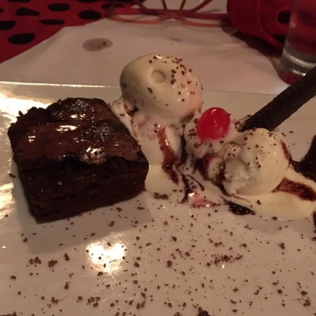 brownie con helado