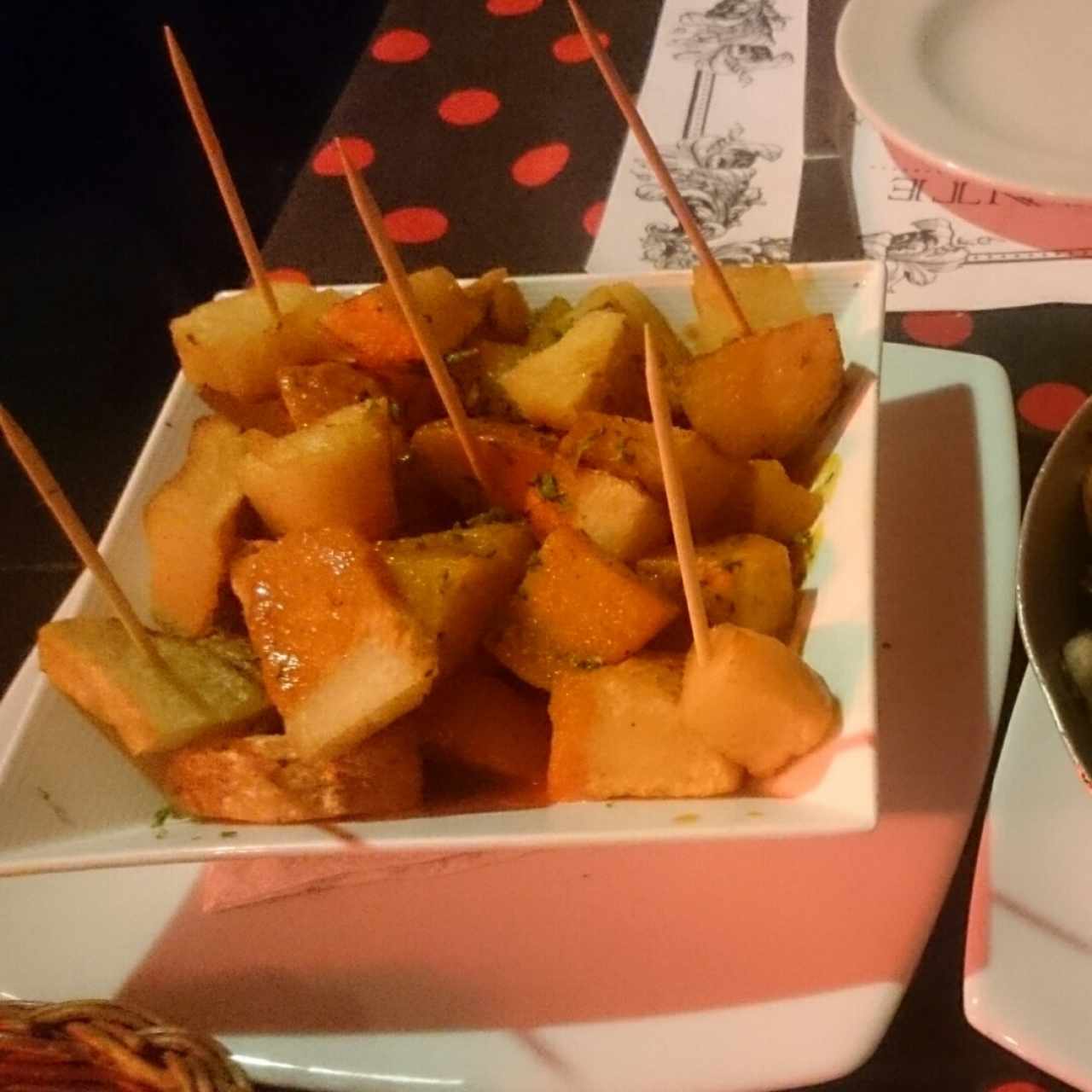 patatas bravas de la tasca.