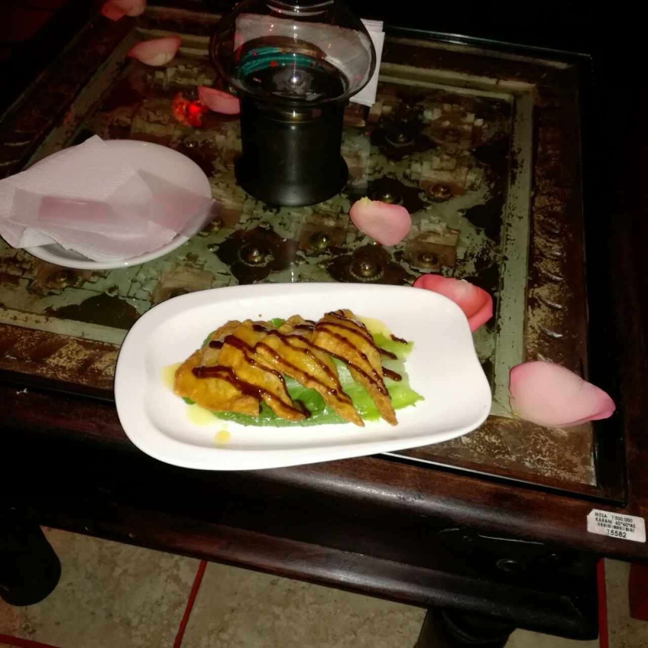 Wontom (hojuelas de trigo, rellenas de pollo y champiñones