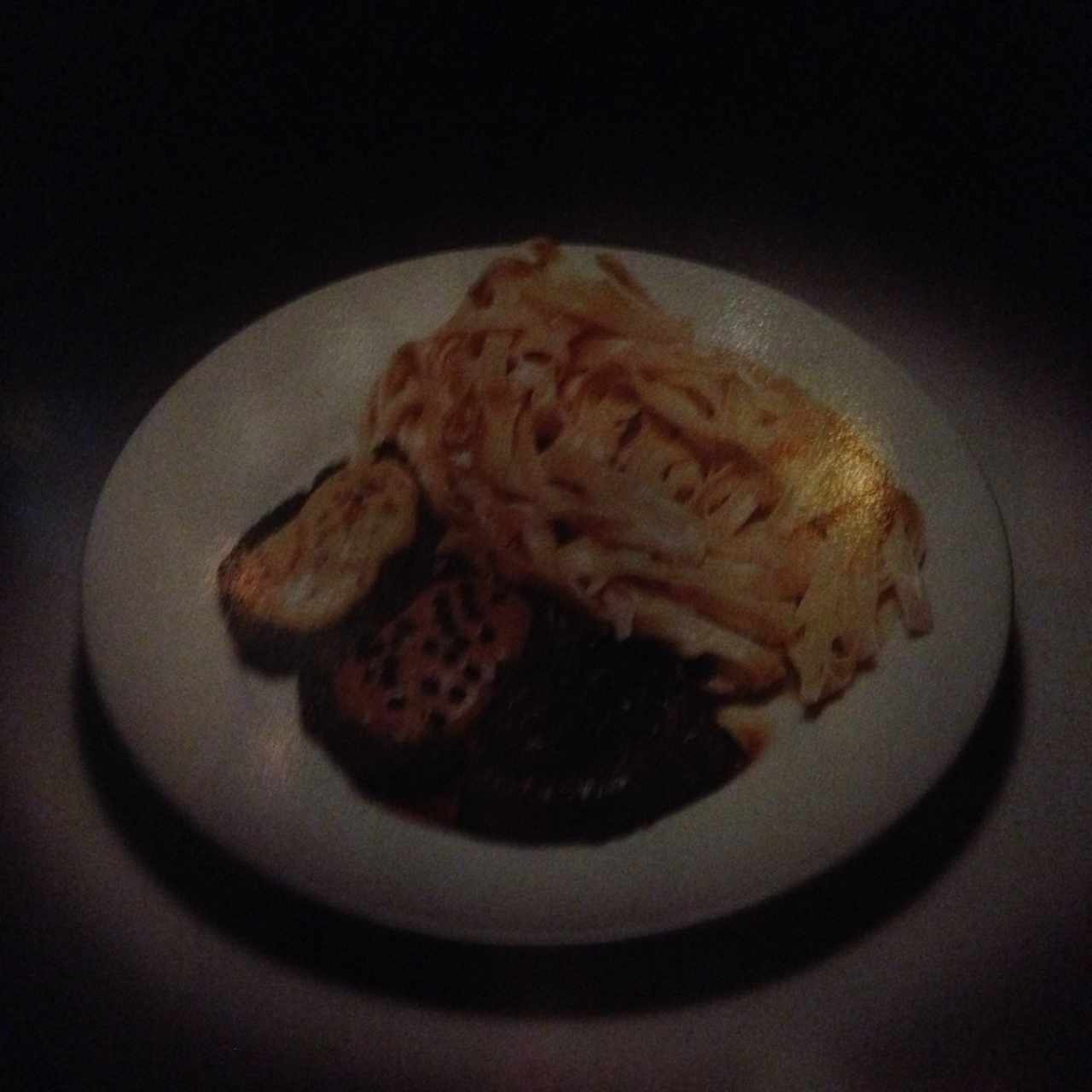 Lomo pimienta con fetuccini