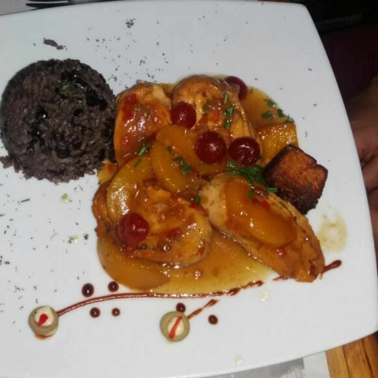 pollo con cereza