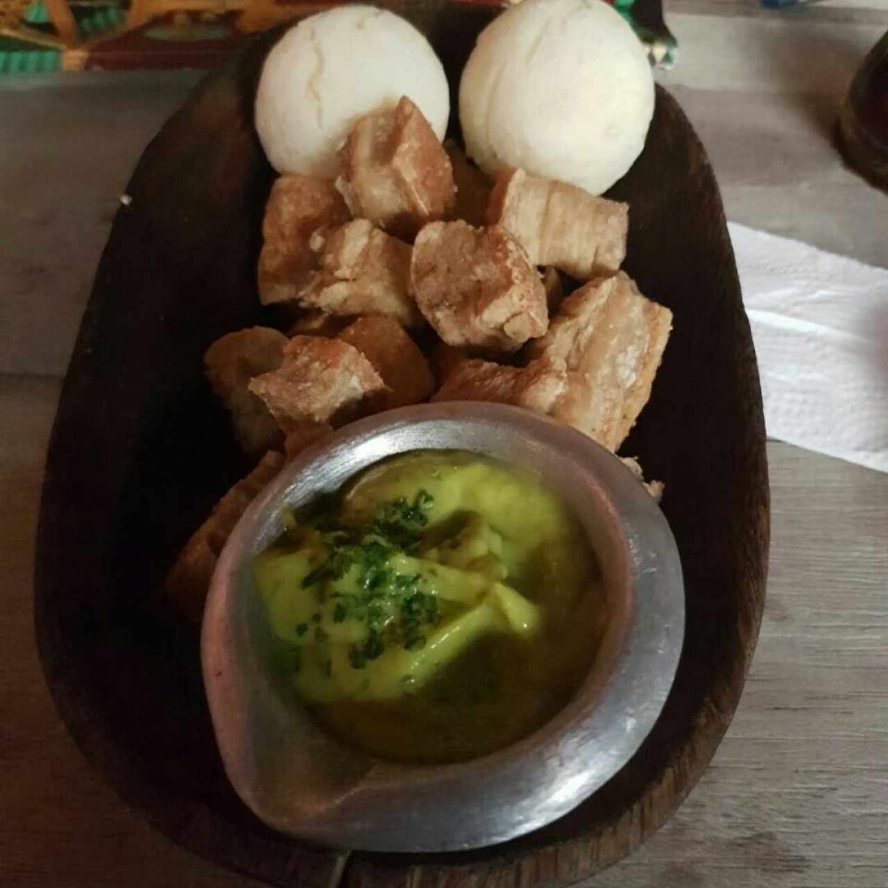 entrada de chicharrones