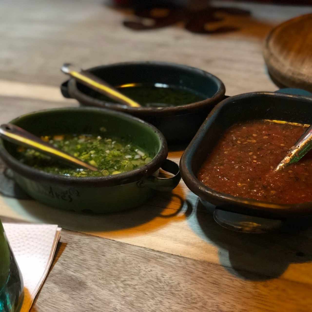 Sus respecitivas salsas, chimichurrie