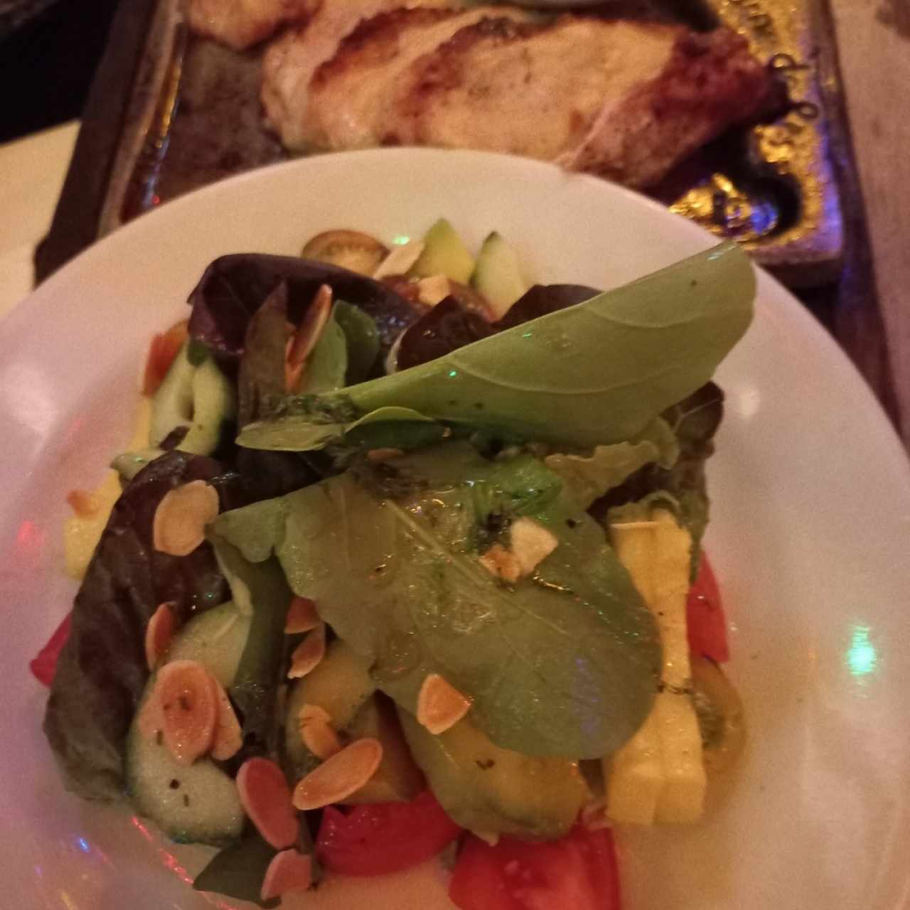 Pollo y ensalada