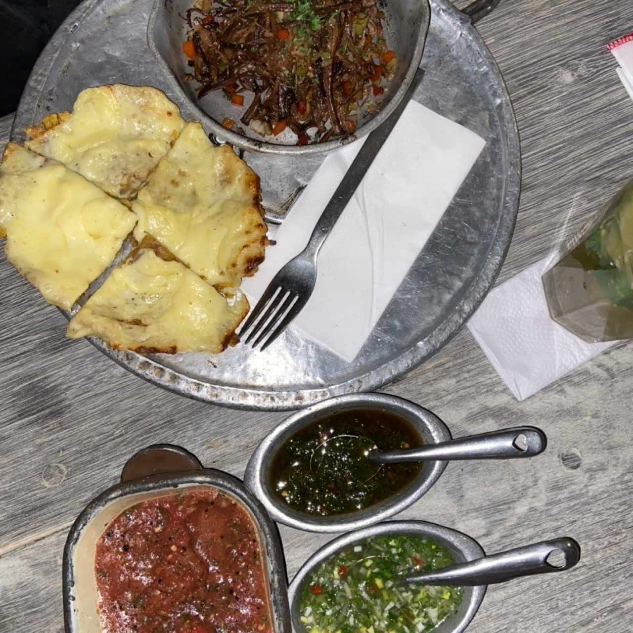 Patacon con Queso Gratinado y Carne 