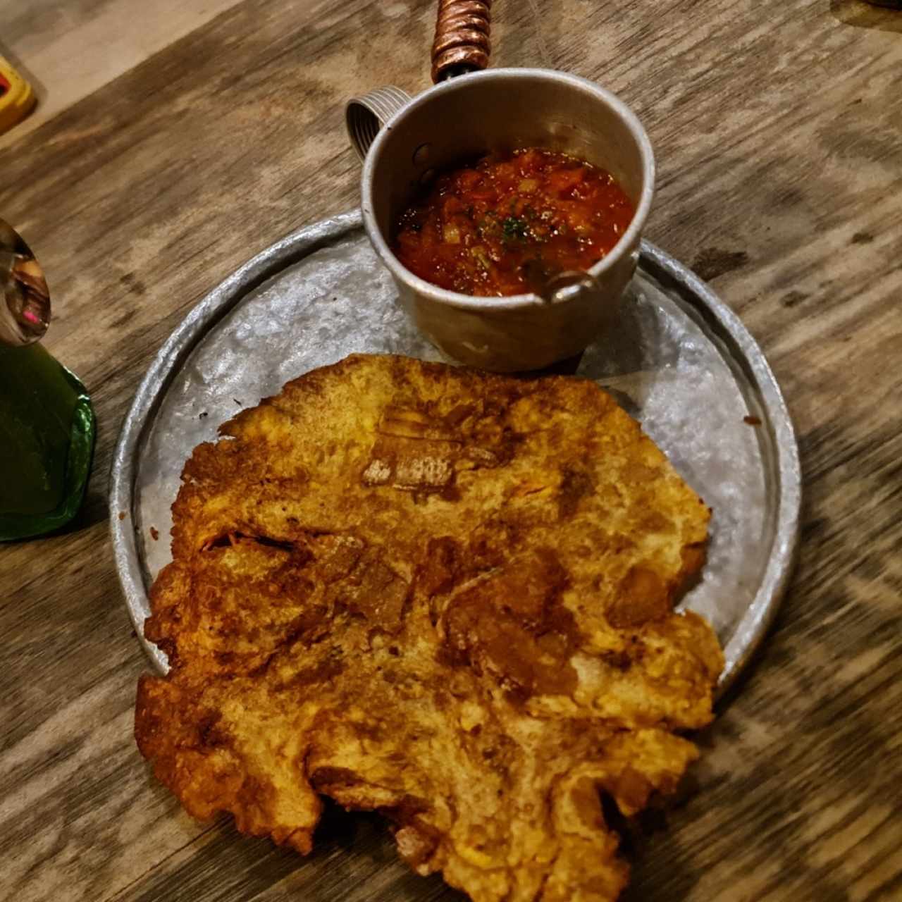 Patacón con Hogao
