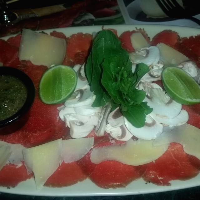 Carpaccio de lomo de res