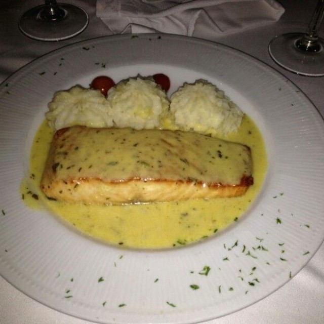 Salmon a las finas hierbas