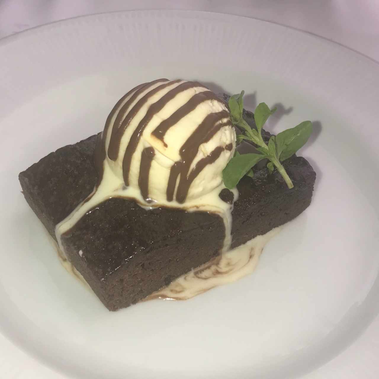 brownie con helado 