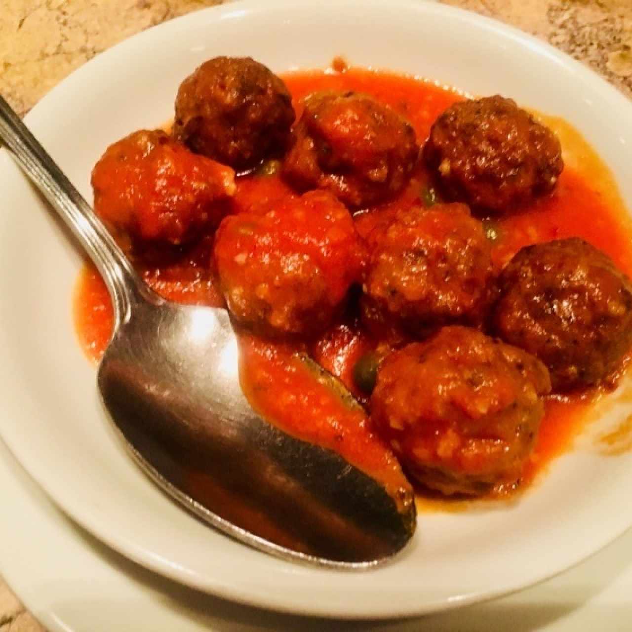 Tapa de albóndigas picantes