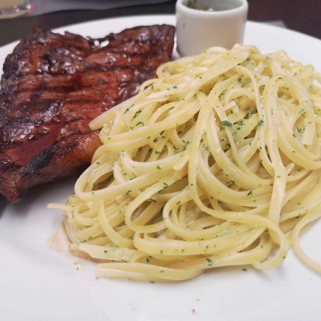 punta de anca con linguini finas hierbas