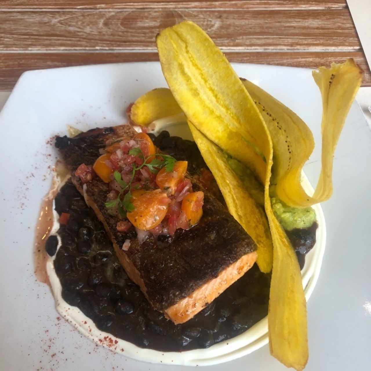 Salmon Enfrijolado