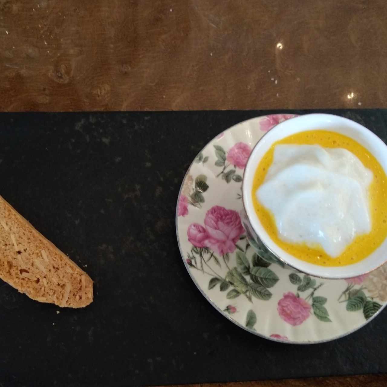 ahuyama, queso azul y biscotti